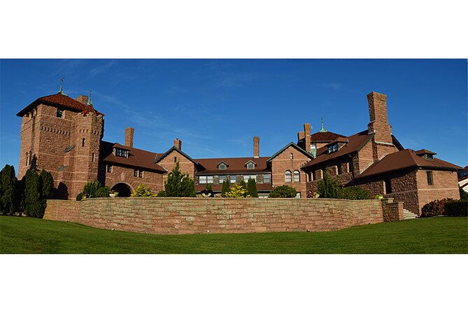 newport-gilded-age-mansions-trolley-tour-with-breakers-admission