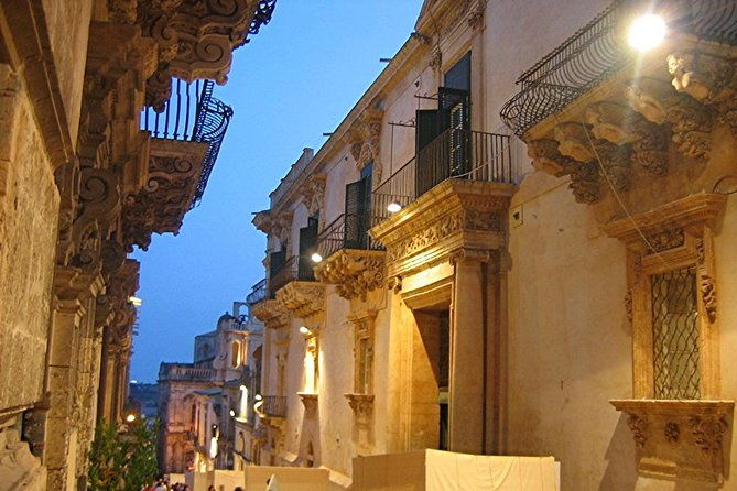 noto-private-tour-from-syracuse-with-sicilian-arancino