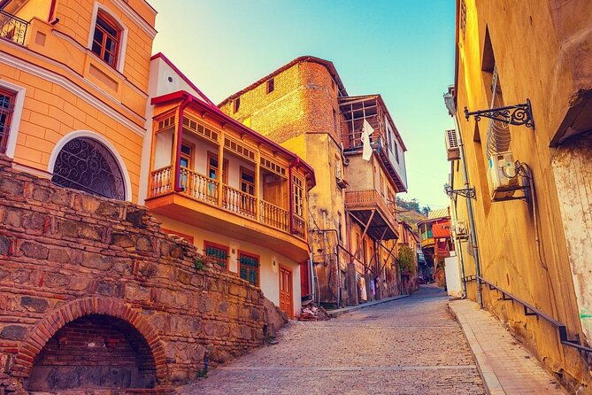 old-tbilisi-tour-private-walking-tour-with-wine-tasting