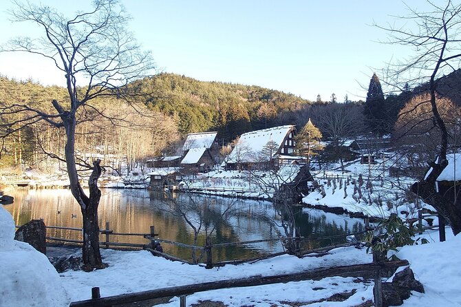 one-way-bus-from-kanazawa-to-takayama-with-a-stop-at-shirakawago