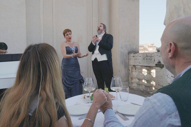 open-air-opera-concert-with-terrace-aperitivo-over-navona-square