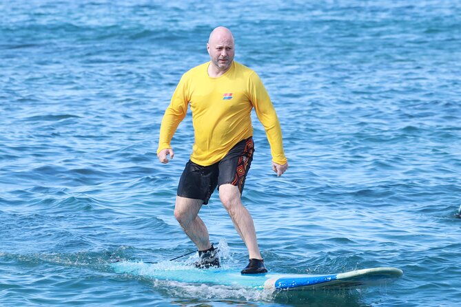 open-group-surfing-lesson-in-waikiki-oahu