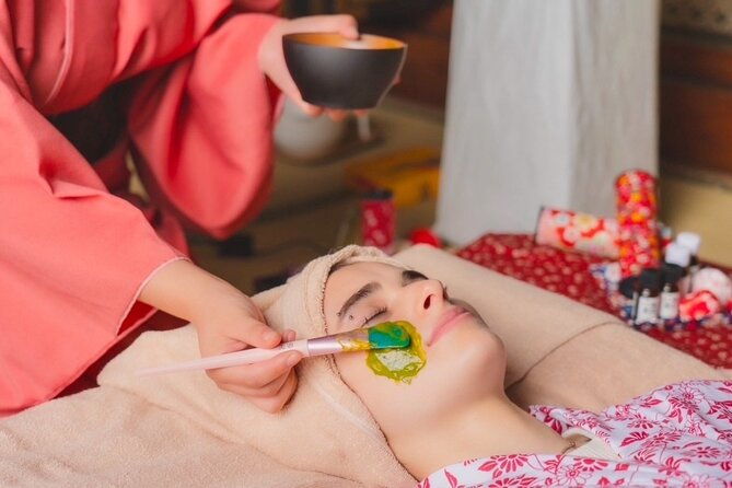 osaka-aroma-massage-head-spa-facial-at-the-temple