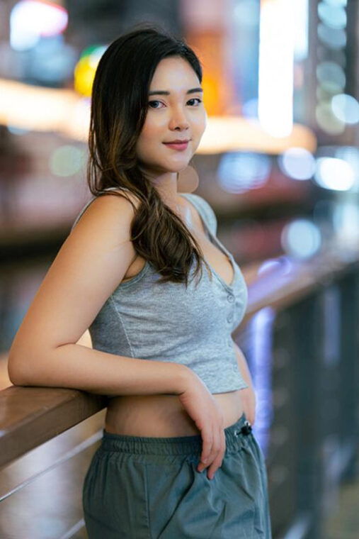 osaka-private-vibrant-nighttime-photoshoot-dotonbori