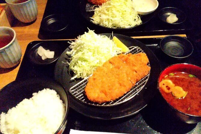 osaka-spring-daytime-cherry-blossom-food-tour
