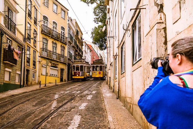photograph-lisbon-walking-with-a-local-photographer