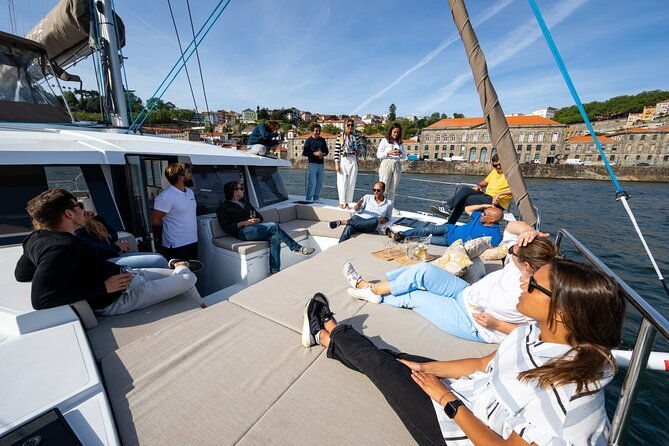 porto-douro-river-sightseeing-sailing-cruise-at-sunset-or-daytime