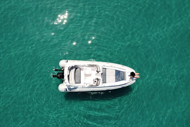 private-7m-250hp-speed-boat-tour-shipwreck-blue-caves-up-to-8pax
