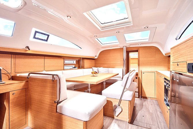 private-day-charter-on-amazing-mowgli