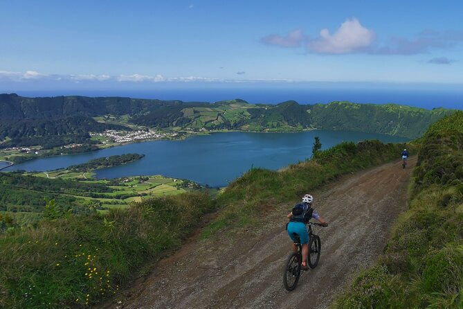 private-e-bike-tour-on-sete-cidades-volcanos-rim-with-lake-view