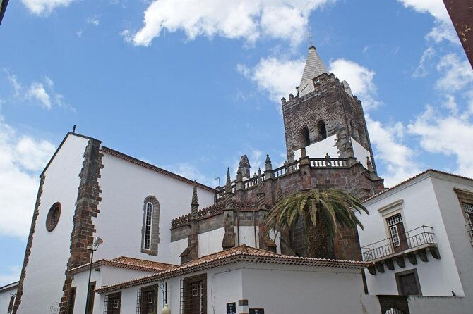 private-funchal-city-tour-by-tukxi