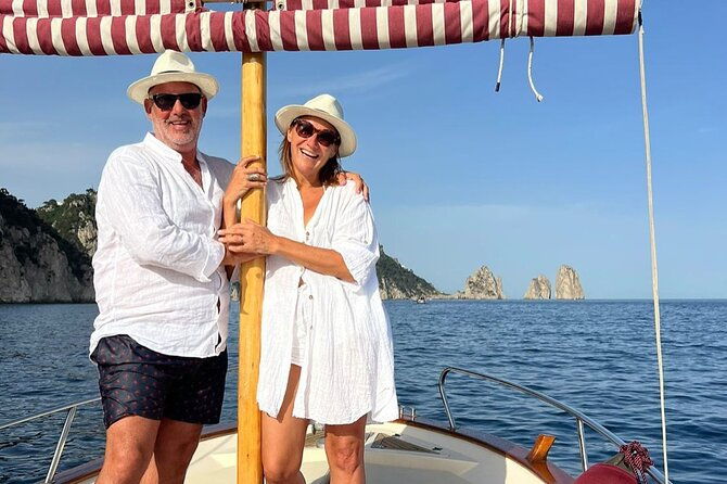 private-island-of-capri-boat-tour-for-couples
