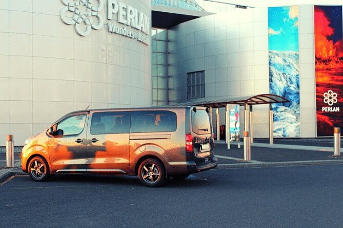 private-keflavik-airport-transfer-round-trip