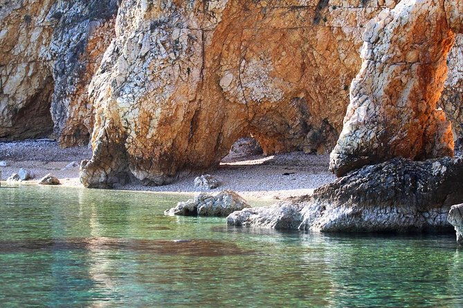 private-plavnik-island-half-day-boat-trip-with-capt-bobo