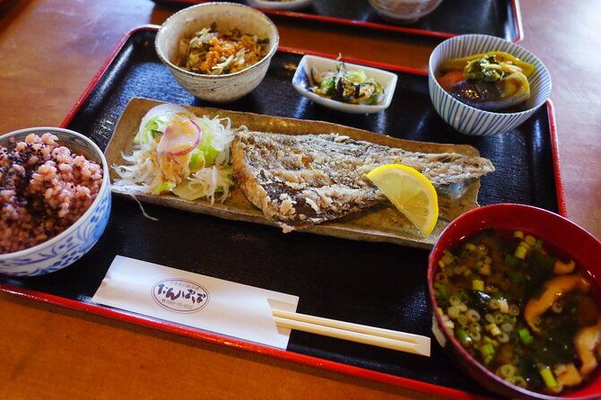 private-pottery-road-walking-tour-in-tokoname
