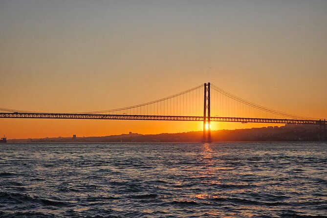private-relaxing-sunset-tour-along-the-tagus-river
