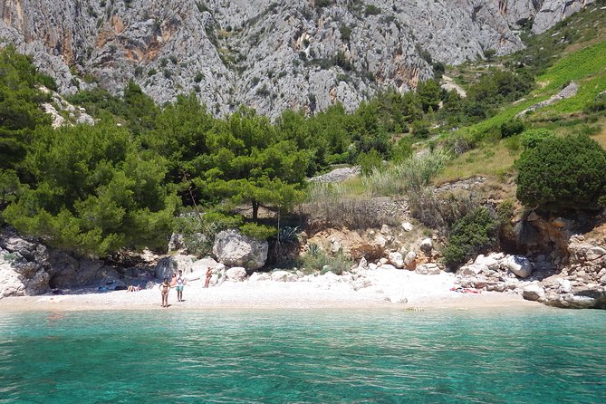 private-tour-of-pakleni-islands-red-cliffs-south-shore-of-hvar