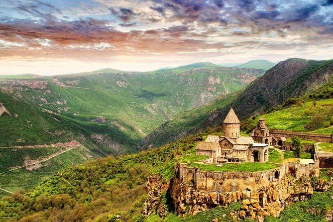 private-tour-to-khor-virapareni-winerynoravanktatev-monastery