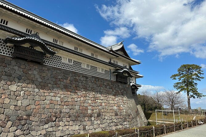 private-walking-tour-in-kanazawa-with-local-guides