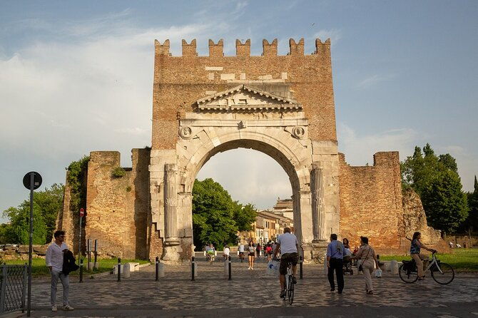 private-walking-tour-of-the-city-of-rimini