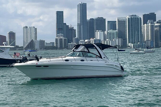 private-yacht-rental-in-miami-up-to-12-people
