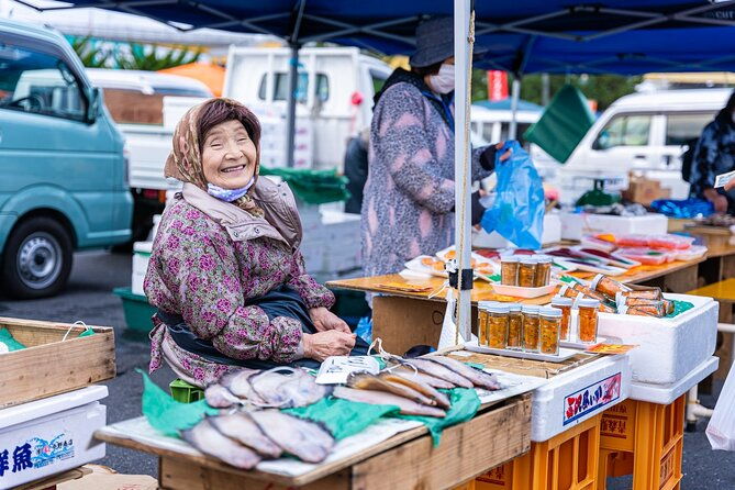 private-yokocho-and-tatehana-market-tour