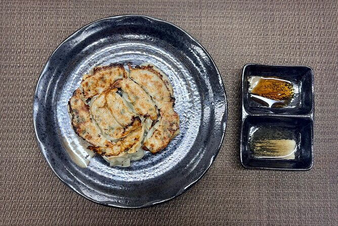 ramen-gyoza-onigiri-japanese-cooking-class-in-kyoto