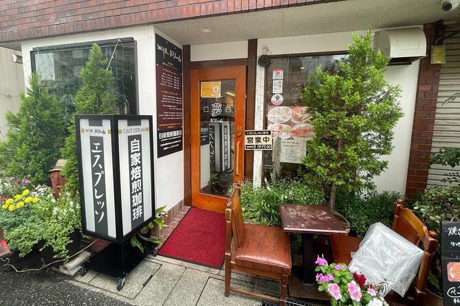 real-life-anime-location-visiting-in-osaka-private-guided-tour