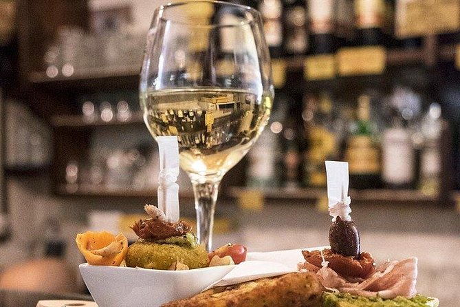 rialto-farmers-market-food-tour-in-venice-with-wine-tasting-guided-sightseeing