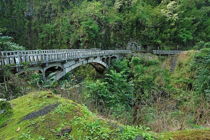 road-to-hana-adventure-maui-tour-with-lunch