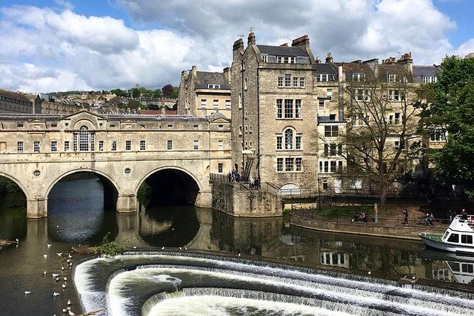 roman-baths-entry-and-walking-tour-with-blue-badge-tour-guide