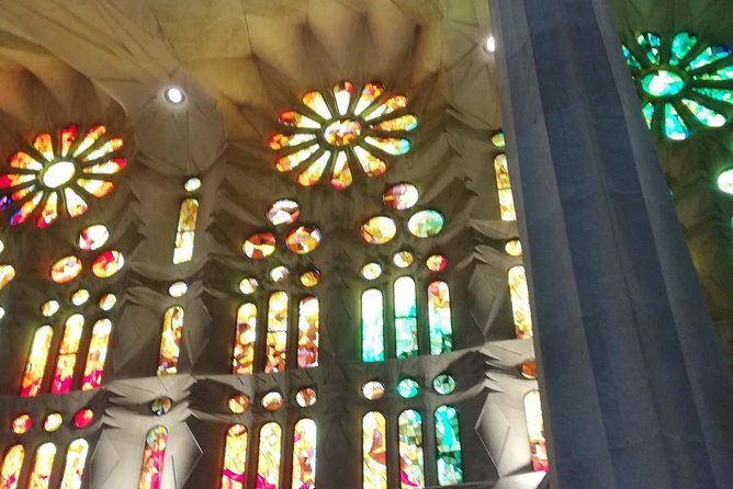 sagrada-familia-small-group-tour-with-skip-the-line-ticket