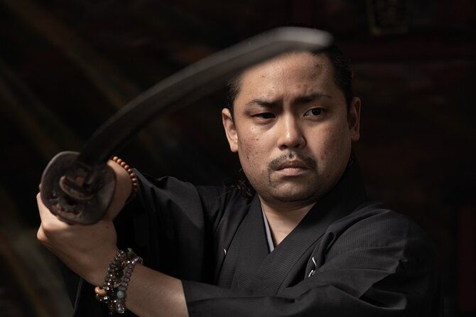 samurai-training-with-modern-day-musashi-in-kyoto