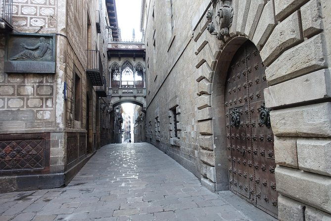 savor-spain-food-wine-history-culture-small-group-tour-in-old-barcelona