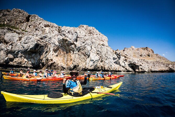 sea-kayaking-tour-red-sand-beach-south-pirates-route