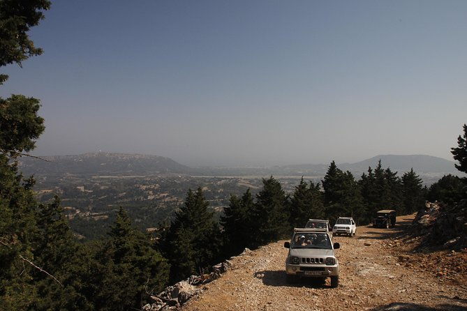 self-drive-4x4-jeep-safari-pick-ups-in-the-north