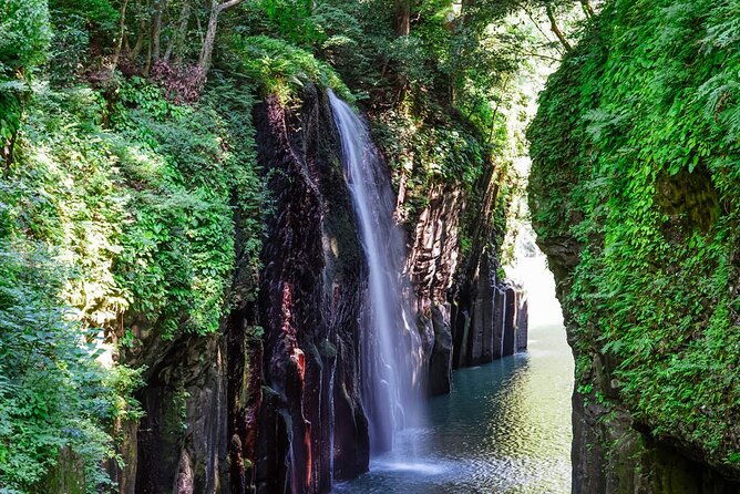 shrine-scenic-tour-kamishikimi-amano-iwato-takachiho-gorge