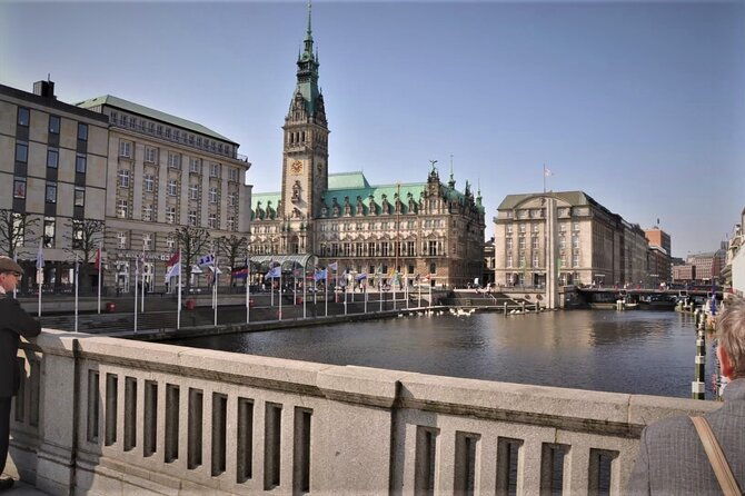 sightseeing-tour-free-tour-historic-center-hamburg-on-foot