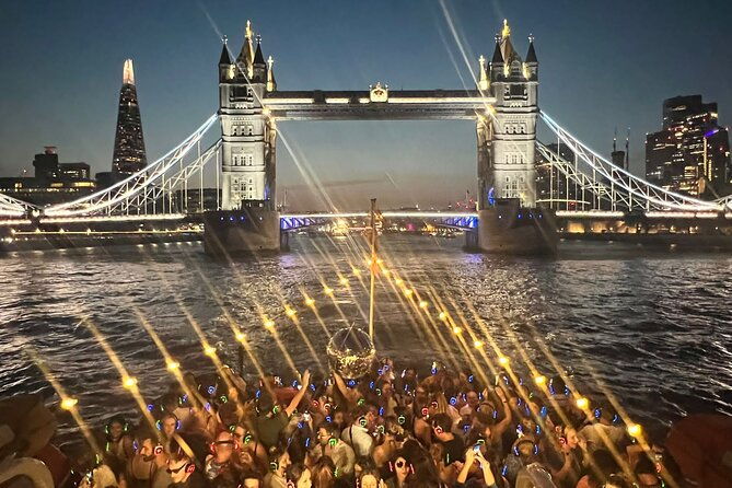 silent-disco-london-thames-boat-party