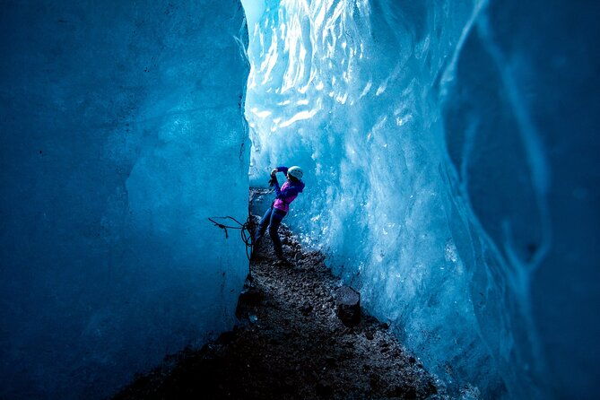 skaftafell-ice-caving-glacier-hike