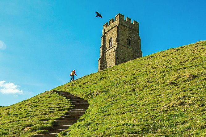 small-group-day-trip-to-stonehenge-glastonbury-and-avebury-from-london