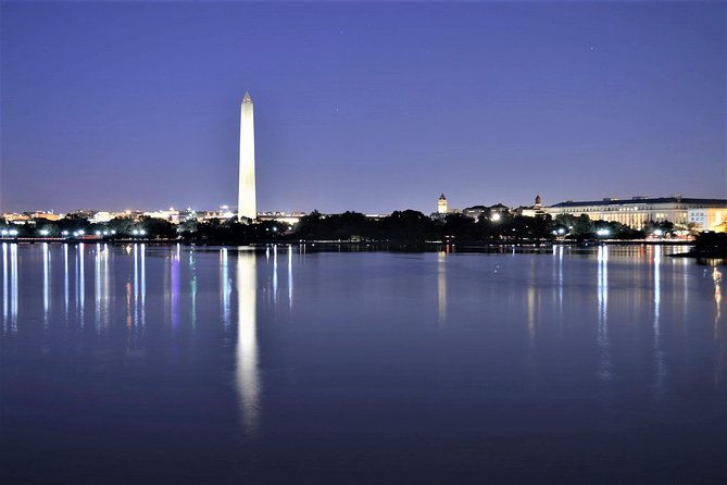 small-group-national-mall-night-tour-with-10-top-attractions