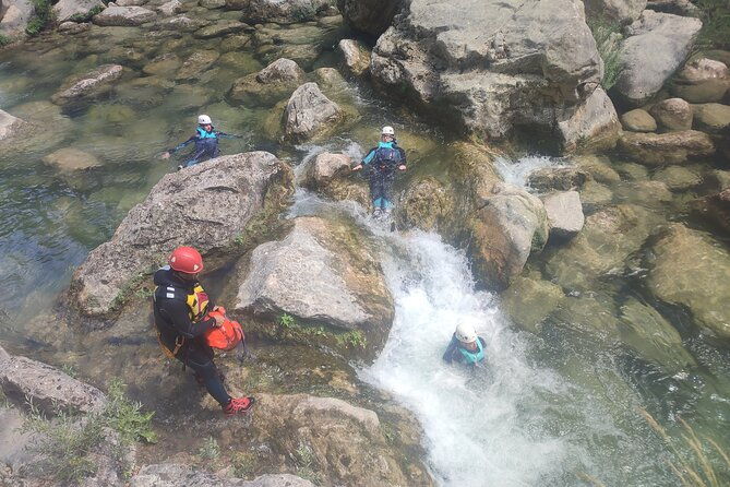 small-group-tour-of-canyoning-in-cetina-river-canyon