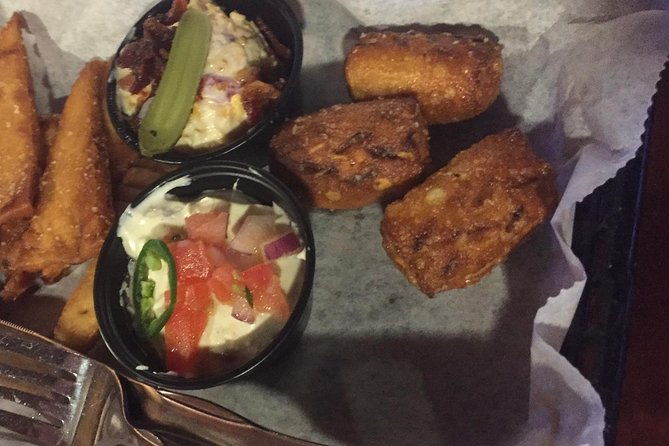 southern-flavors-food-pub-crawl-and-history-walking-tour