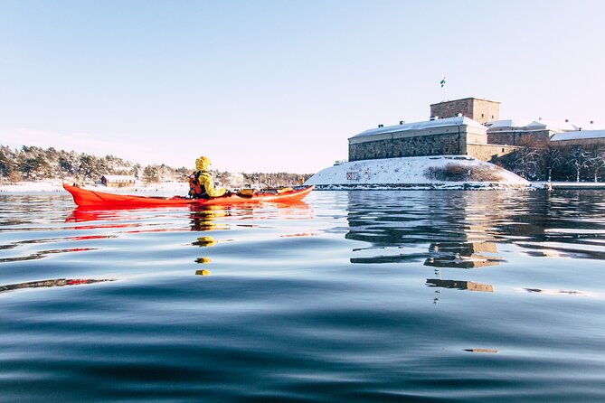 stockholm-winter-kayaking-swedish-fika-and-hot-sauna-experience