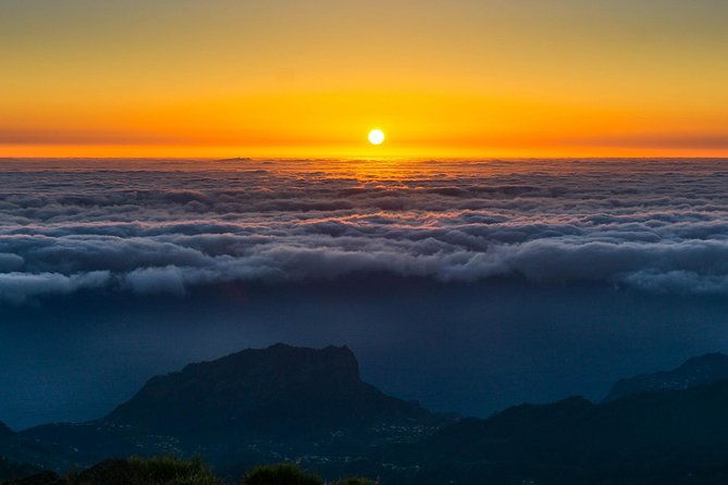 sunrise-tour-pico-do-areiro-half-day-4x4-tour