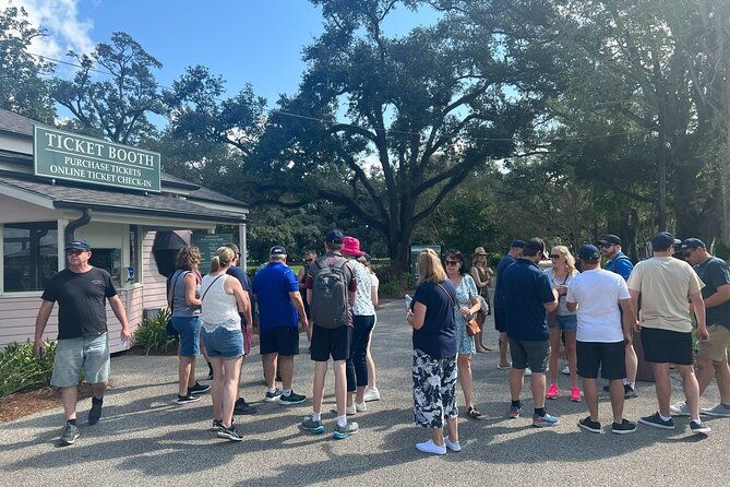 swamp-boat-ride-and-oak-alley-plantation-tour-from-new-orleans