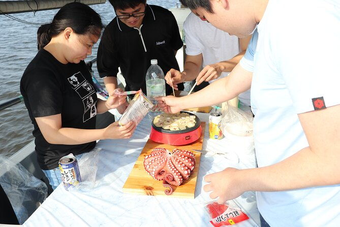 takoyaki-cooking-experience-in-osaka-bay-by-cruise