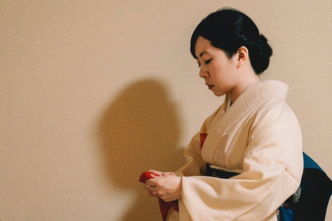 tea-ceremony-by-the-tea-master-in-kyoto-shiun-an