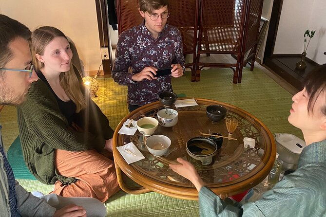 tea-ceremony-in-a-century-old-japanese-town-house